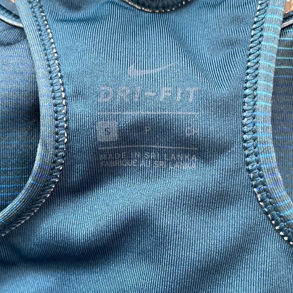 Nike Padded Sports Bra - Picture 4 of 5